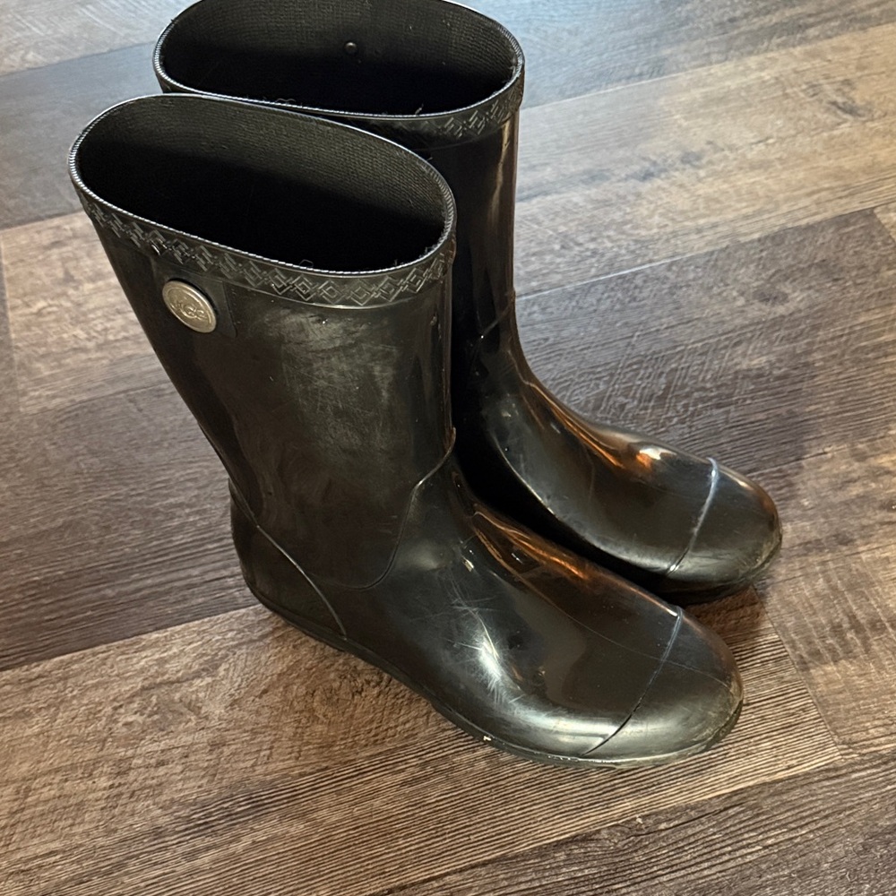 UGG Black Embossed Rain Boots